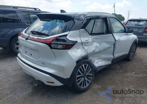2022 Nissan Kicks Sv Xtronic Cvt z USA, uszkodzony, nr VIN 3N1CP5CV5NL494933